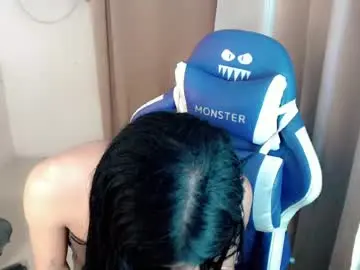 Chaturbate Live Sex Cam of naughtyiyahxxx
