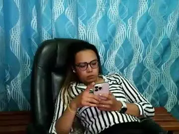 Chaturbate Live Sex Cam of your_dreamgirlxxx69