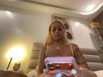 Chaturbate Watch Live Sex Cams of xmonstrouscockivy