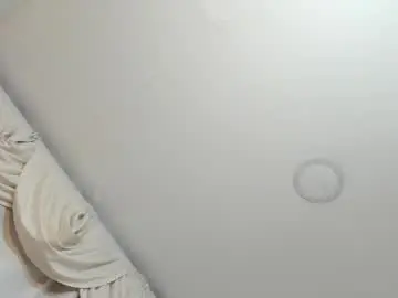 Chaturbate Live Sex Cam of sarita_loven