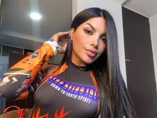 Streamate Sex Cam of XXLATINAHOTXX