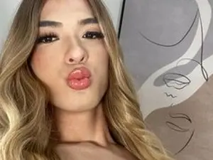 Streamate Adult Webcams of NayshaLopesTS