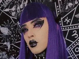 Streamate Live Sex Cam of naomysatangirl