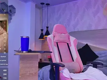 Stripchat Free Porn Cam of kylliefox_