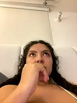 Stripchat Live Sex Cam of Nathcurly_