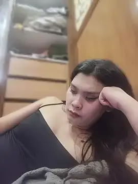 Stripchat Live Sex Cam of hugecock_belle