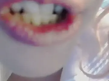 Stripchat Live Sex Cam of shanecummer