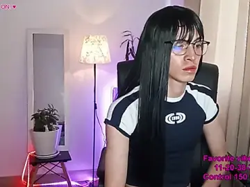 Stripchat Live Porn of Andy_Roses
