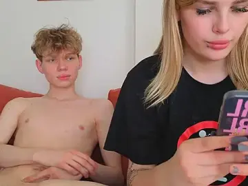 Stripchat Live Sex Cam of myrzilka