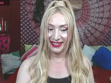 Stripchat Sex Cam of elena_evans