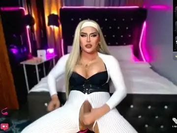 Stripchat Nude Webcam of sassyselfsuckerTS