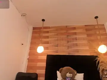 Stripchat Free Porn Cam of Emily_brown04