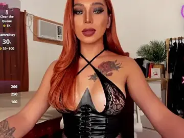 Stripchat Live Sex Cam of Lustrous_Nathalie