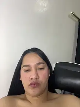 Stripchat Live Sex of TsHollyFrana