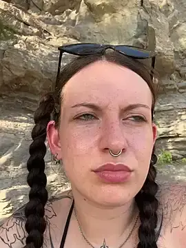 Stripchat Free Porn Cam of kittlunixx