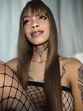 Stripchat Live Sex Cam of DoriDelux20