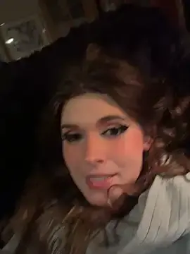 Stripchat Live Sex Cam of cutypiefull