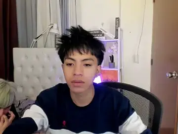 Stripchat Free Porn Cam of davincihugecock