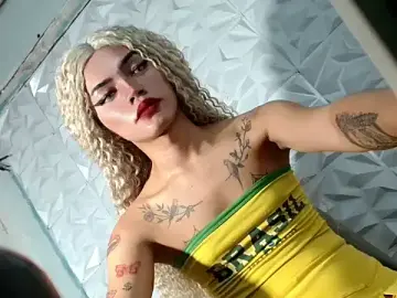 Stripchat Sex Cam of hugecockbabe