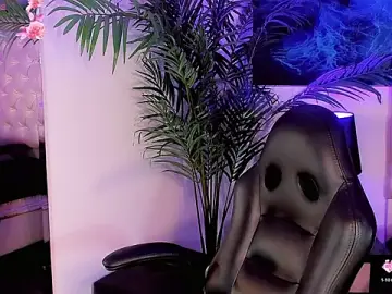 Stripchat Adult Webcam of Keira_Fox31