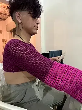Stripchat Live Sex Cam of alicetgirlbr