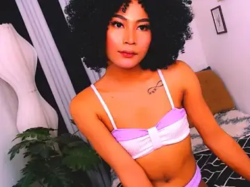 Stripchat Sex Cam of YourPrettyBella_TS
