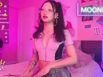 Stripchat Free Live Porn of moonfiredancer