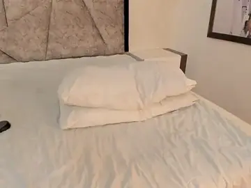 Stripchat Nude Webcam of LittleZanee