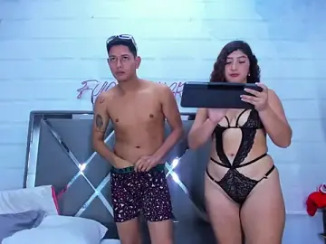 Stripchat Live Sex Cam of Limitless_threesome