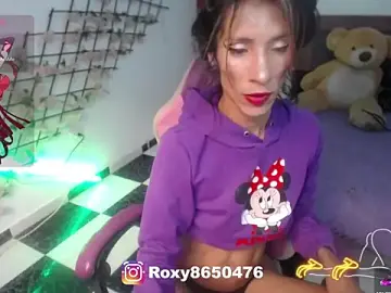 Stripchat Adult Webcam of roxy_roxxan