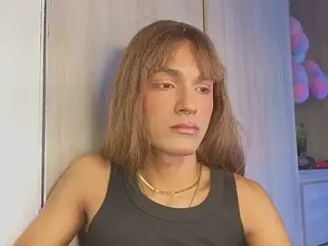 Stripchat Live Sex Cam of tiffanyy_777