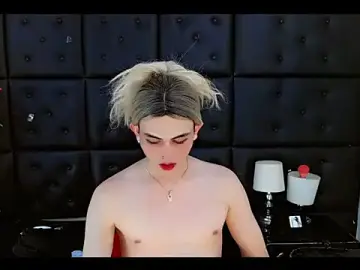 Stripchat Live Sex Cam of Daniela_Pink_