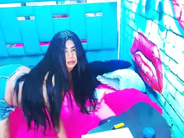 Stripchat Live Sex Cam of violet_bigcock774