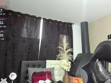 Stripchat Live Sex Cam of Almaazz