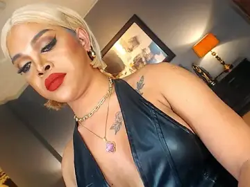 Stripchat Sex Cam of MarryQueen22