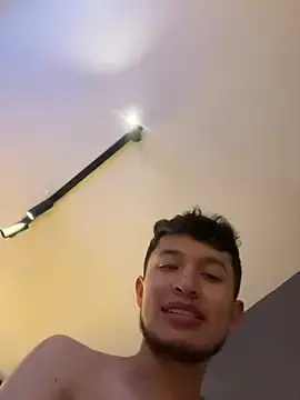 Stripchat Live Sex of MrJ_Victoria