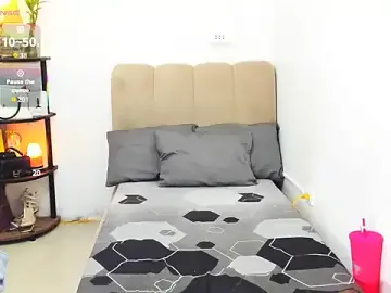 Stripchat Watch Live Sex Cams of Trixie_Mattel21