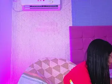 Stripchat Free Porn Cam of ebony_petite-69