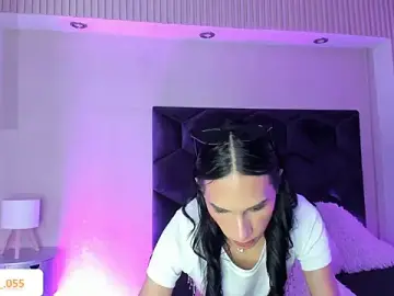 Stripchat Live Sex Cam of Saam_Sky