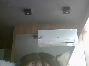 Stripchat Free Porn Cam of SkinnyKitten