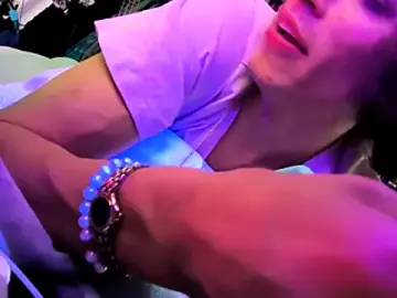 Stripchat Adult Webcams of gurlnips