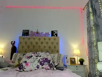 Stripchat Adult Webcam of shantallhotxx