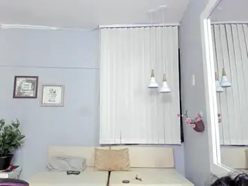 Stripchat Live Sex Cam of Nahomy_Collins_
