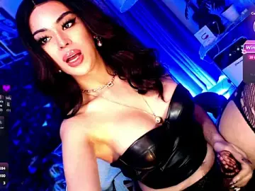 Stripchat Nude Webcam of KYLIE_SHEMALE