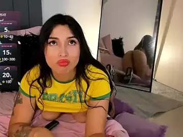 Stripchat Watch Live Sex Cams of hollyprincess_2