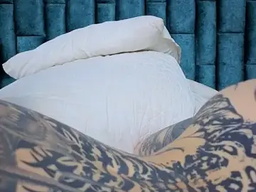 Stripchat Live Sex Cam of Emma_Foxi