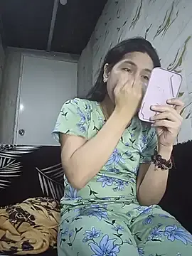 Stripchat Live Sex Cam of Sexy_Juliah