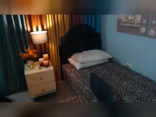 Xlovecam Adult Video Chat of WetandWildFantasy