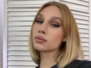 Xlovecam Live Sex of KatalaYeya