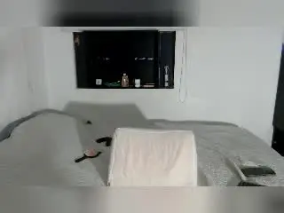 Xlovecam Adult Webcam of EllieCherry